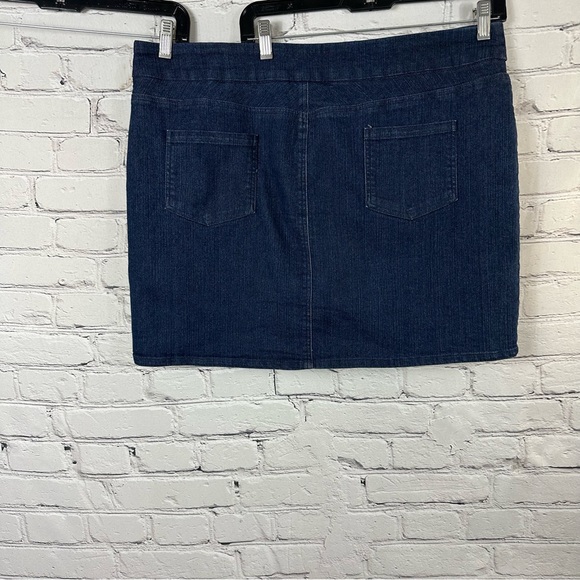 SOFT SURROUNDINGS DENIM SKORT SIZE (XL) - Picture 4 of 9